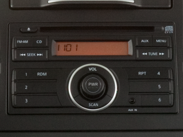 2010 Nissan Versa 1.8 SL