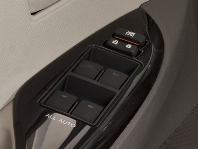 2011 Toyota Sienna LE 8-Passenger