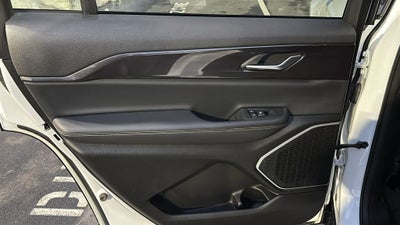 2022 Jeep Grand Cherokee L Laredo