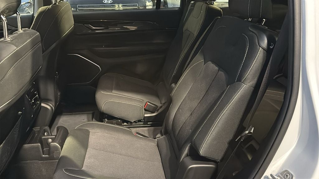 2022 Jeep Grand Cherokee L Laredo