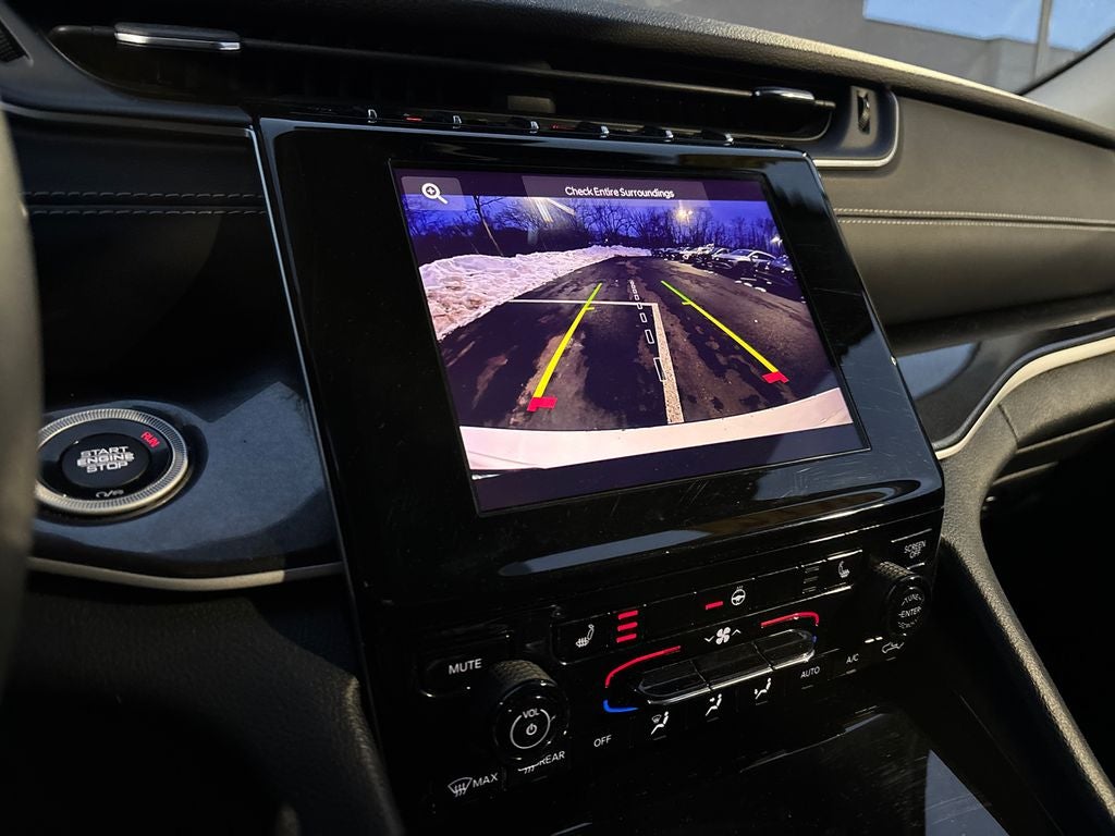 2022 Jeep Grand Cherokee L Laredo