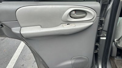 2008 Chevrolet TrailBlazer LS 2FL