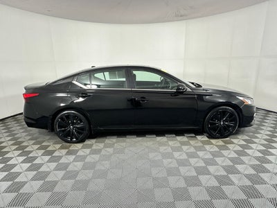 2022 Nissan Altima 2.5 SR Midnight Edition Package