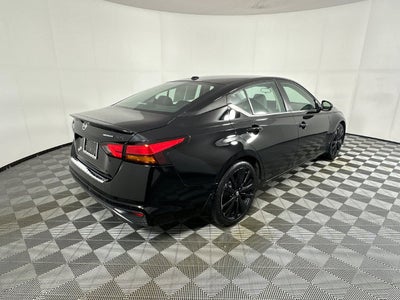 2022 Nissan Altima 2.5 SR Midnight Edition Package