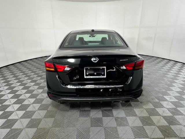 2022 Nissan Altima 2.5 SR Midnight Edition Package