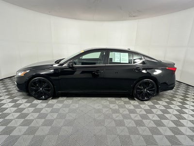 2022 Nissan Altima 2.5 SR Midnight Edition Package