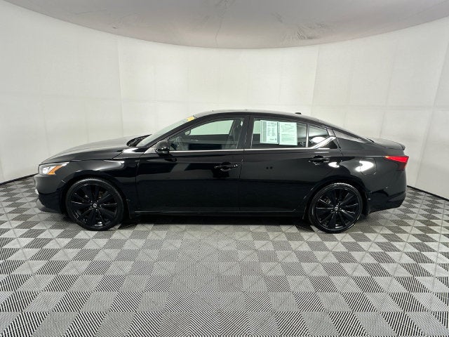 2022 Nissan Altima 2.5 SR Midnight Edition Package