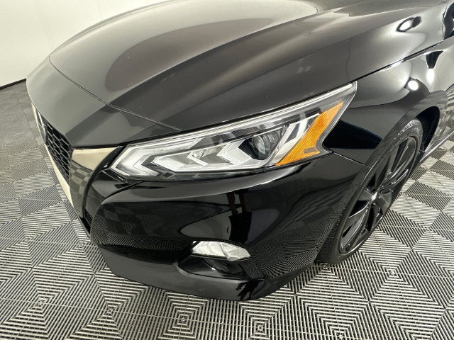 2022 Nissan Altima 2.5 SR Midnight Edition Package