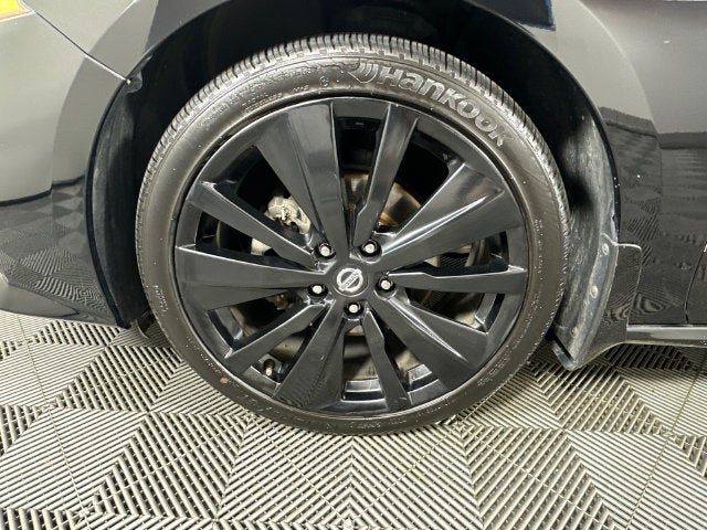 2022 Nissan Altima 2.5 SR Midnight Edition Package