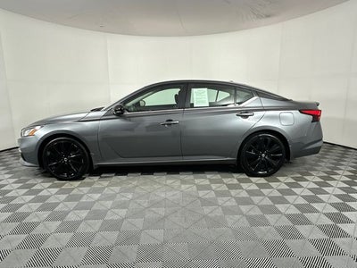 2022 Nissan Altima 2.5 SR Midnight Edition Package