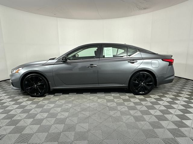 2022 Nissan Altima 2.5 SR Midnight Edition Package
