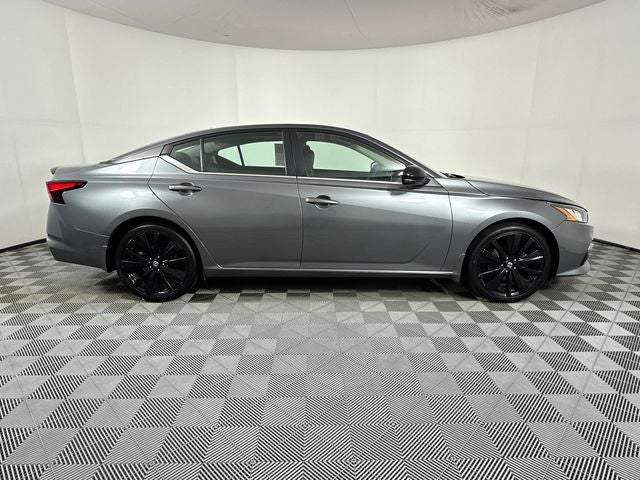 2022 Nissan Altima 2.5 SR Midnight Edition Package