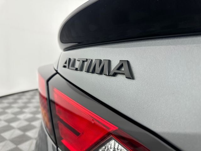 2022 Nissan Altima 2.5 SR Midnight Edition Package