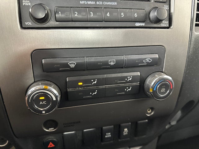 2012 Nissan Titan SV