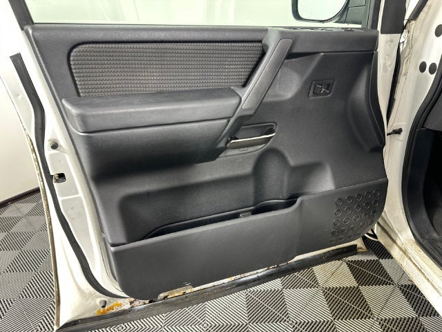 2012 Nissan Titan SV