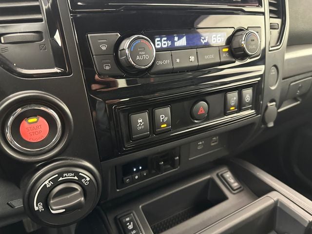 2023 Nissan Titan PRO-4X Convenience Package