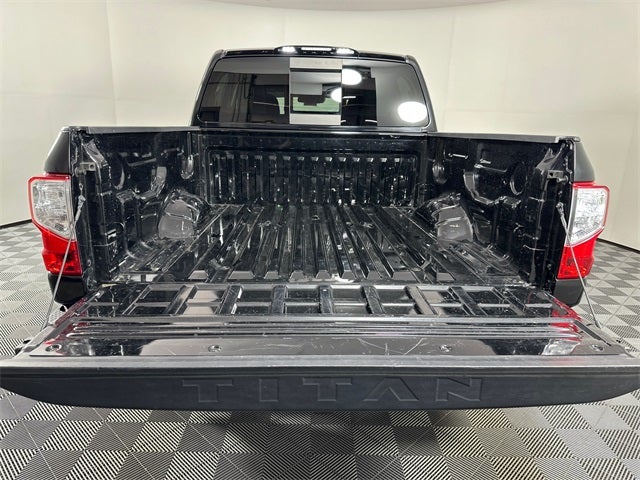 2021 Nissan Titan SV Convenience Package
