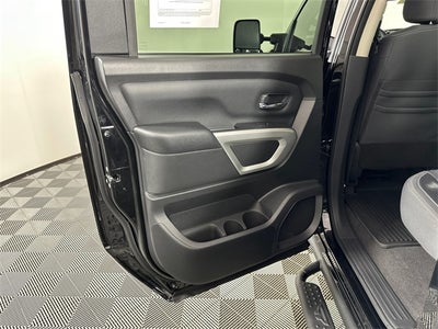 2021 Nissan Titan SV Convenience Package