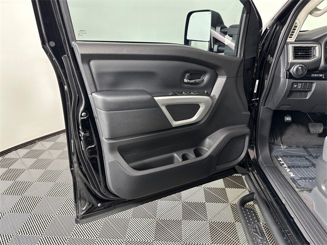 2021 Nissan Titan SV Convenience Package