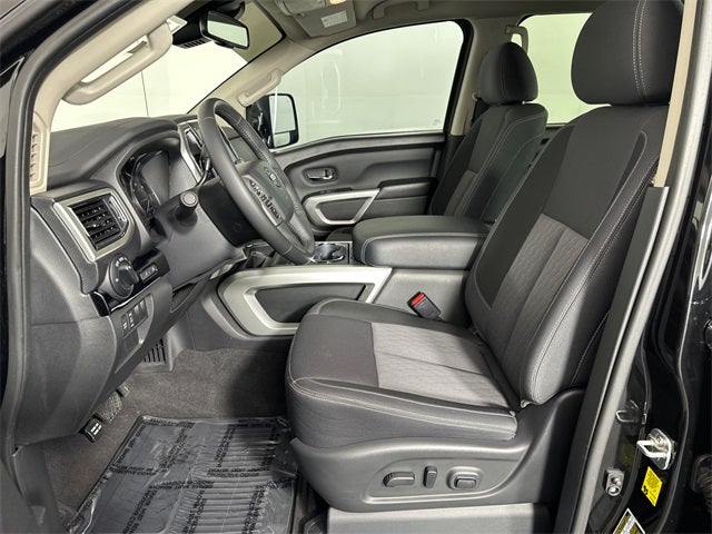 2021 Nissan Titan SV Convenience Package