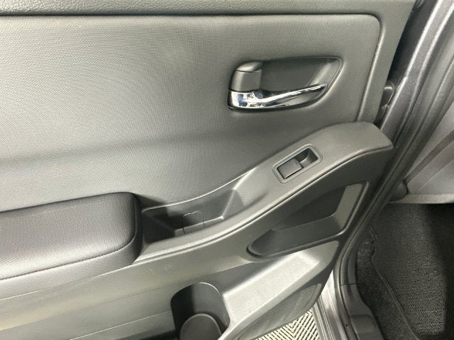 2024 Nissan Frontier SV Convenience & Technology Package