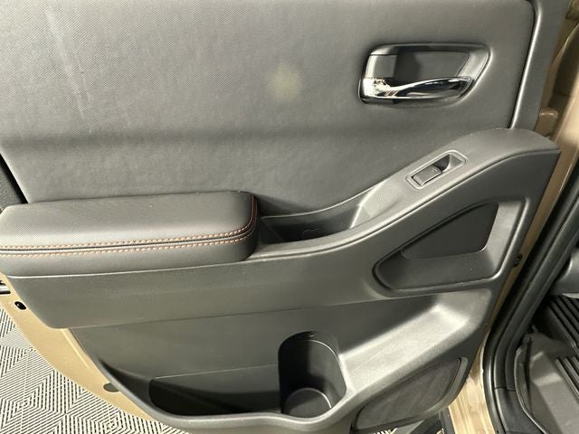 2023 Nissan Frontier PRO-4X Convenience, Premium & Technology Package