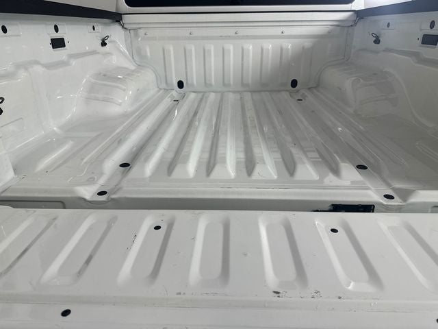 2023 Nissan Frontier SV Midnight Edition & Technology Package