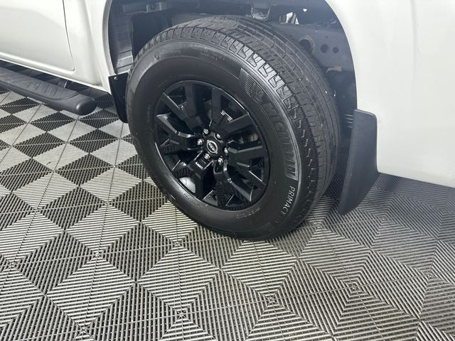 2023 Nissan Frontier SV Midnight Edition & Technology Package