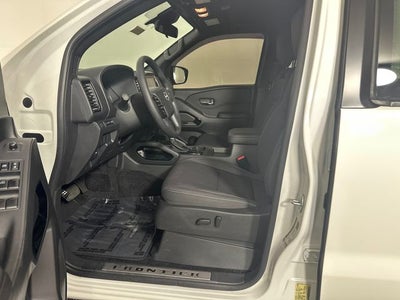 2023 Nissan Frontier SV Midnight Edition & Technology Package
