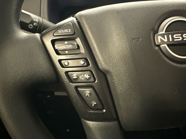 2023 Nissan Frontier SV Midnight Edition & Technology Package