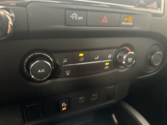 2023 Nissan Frontier SV Midnight Edition & Technology Package