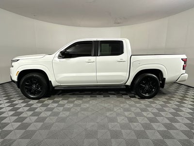 2023 Nissan Frontier SV Midnight Edition & Technology Package