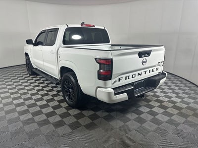 2023 Nissan Frontier SV Midnight Edition & Technology Package