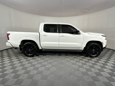 2023 Nissan Frontier SV Midnight Edition & Technology Package