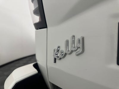 2023 Nissan Frontier SV Midnight Edition & Technology Package