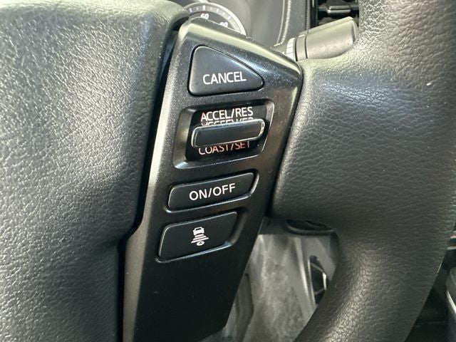 2023 Nissan Frontier SV Midnight Edition & Technology Package