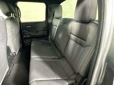 2023 Nissan Frontier SV Midnight Edition & Technology Package