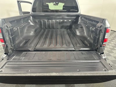 2023 Nissan Frontier SV Midnight Edition & Technology Package