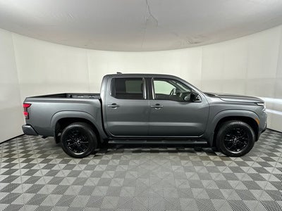 2023 Nissan Frontier SV Midnight Edition & Technology Package
