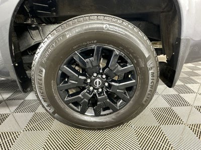 2023 Nissan Frontier SV Midnight Edition & Technology Package