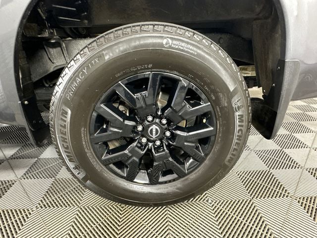 2023 Nissan Frontier SV Midnight Edition & Technology Package