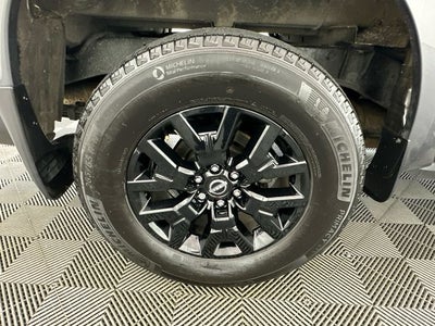 2023 Nissan Frontier SV Midnight Edition & Technology Package