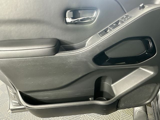 2023 Nissan Frontier SV Midnight Edition & Technology Package