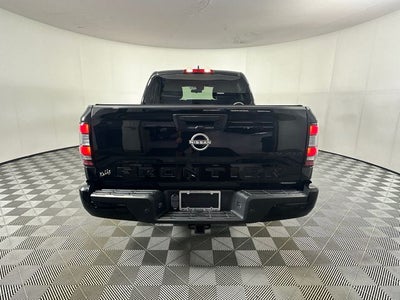 2023 Nissan Frontier SV Midnight Edition & Technology Package