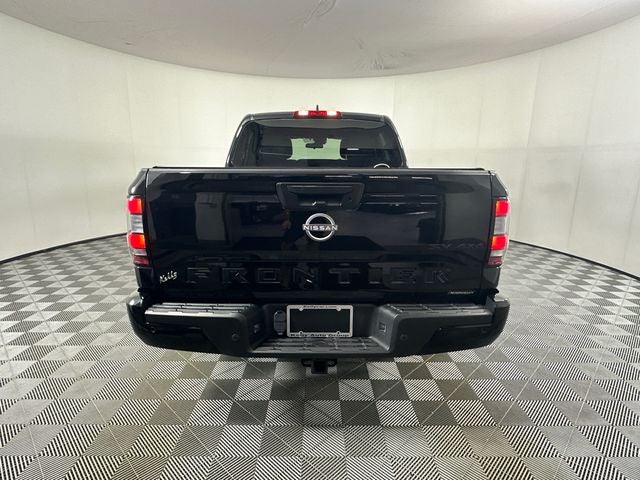 2023 Nissan Frontier SV Midnight Edition & Technology Package