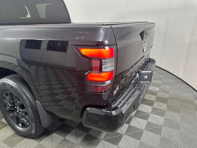 2023 Nissan Frontier SV Midnight Edition & Technology Package