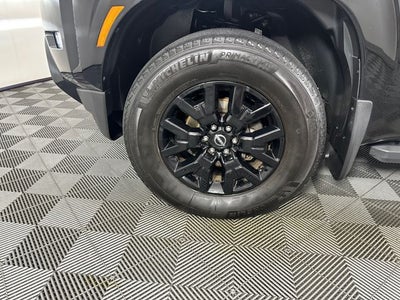 2023 Nissan Frontier SV Midnight Edition & Technology Package