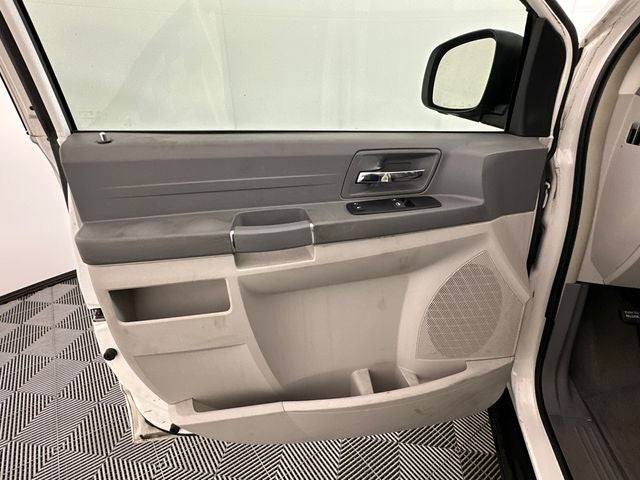 2008 Chrysler Town & Country LX