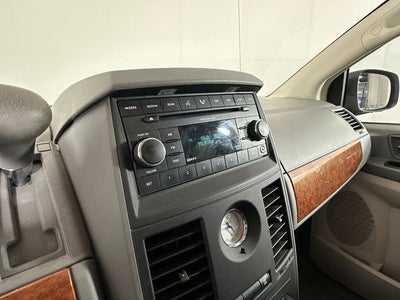 2008 Chrysler Town & Country LX