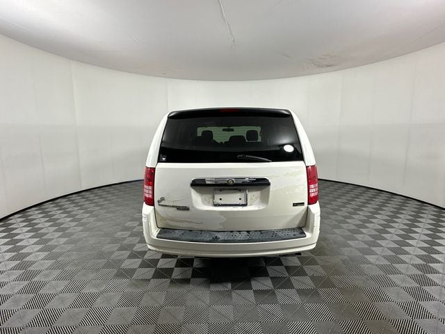 2008 Chrysler Town & Country LX